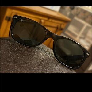 Ray Ban wayfarer glasses